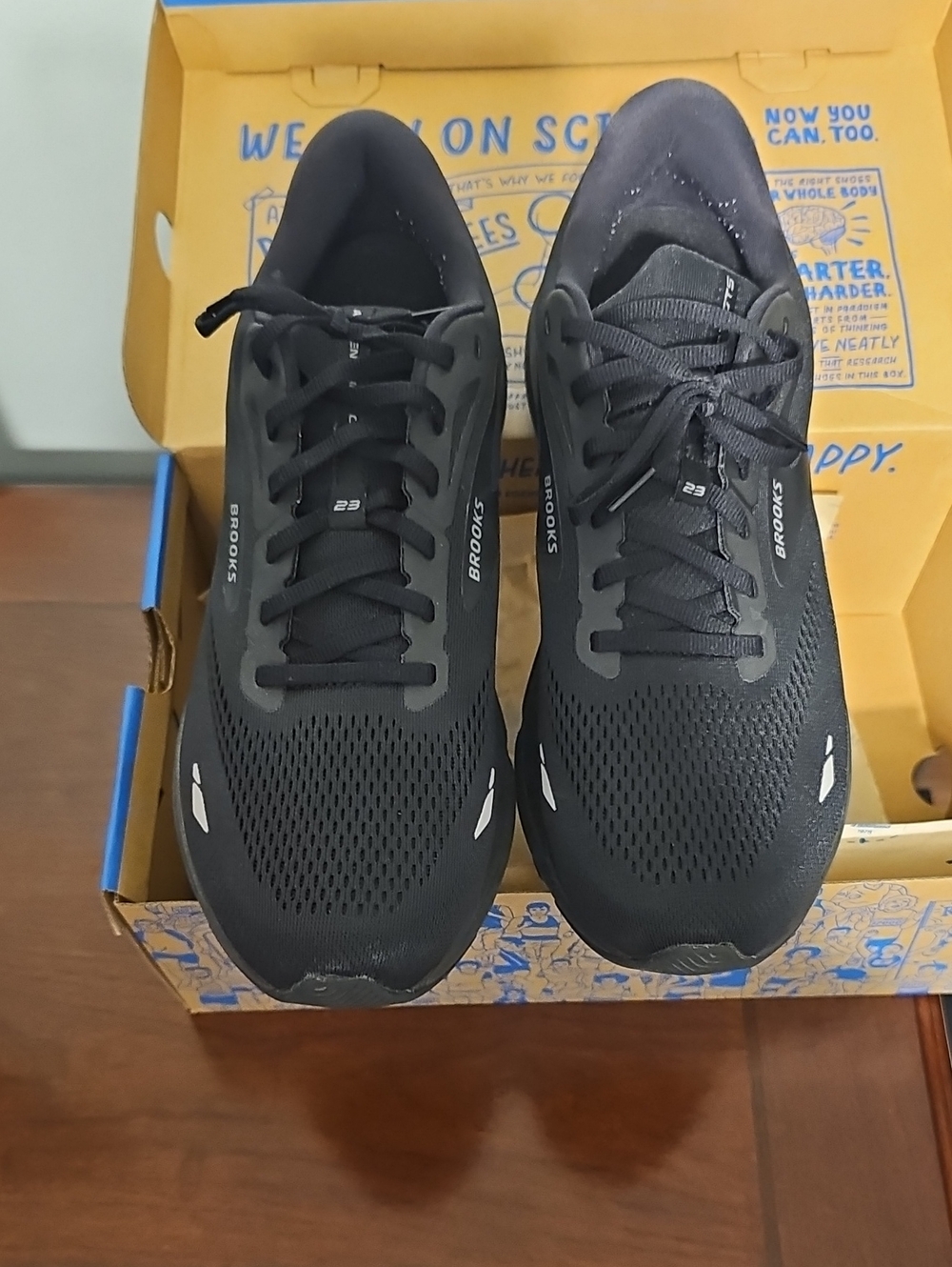Brooks Men's Black Athletic Running Shoes